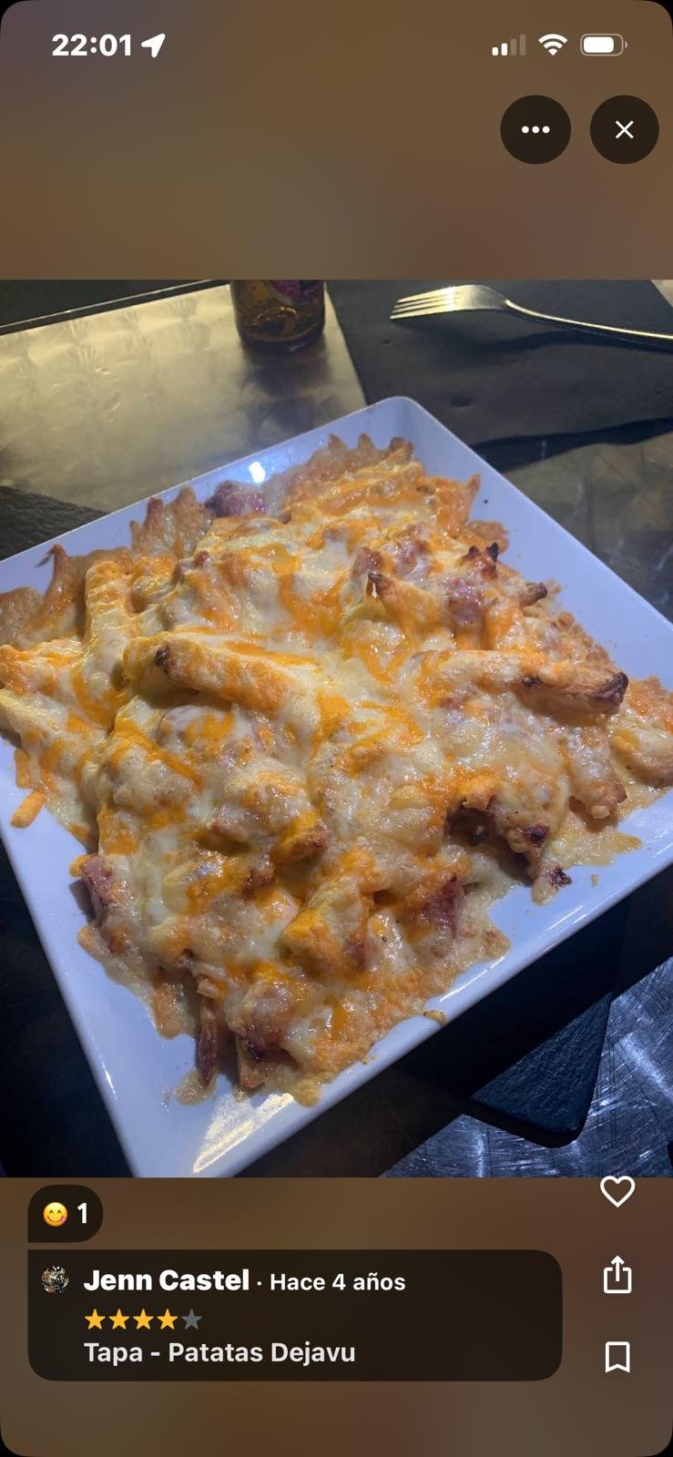 Patatas Dejavú: patatas fritas caseras con beicon y tres quesos gratinadas al horno
